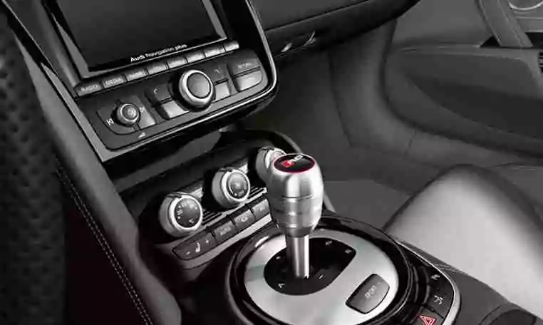 Audi R8 Spyder Hire In Dubai 