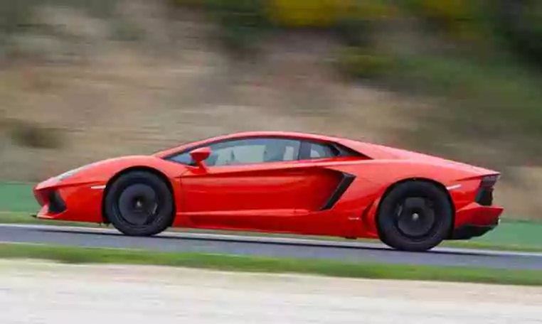 Lamborghini Aventador hire in dubai 