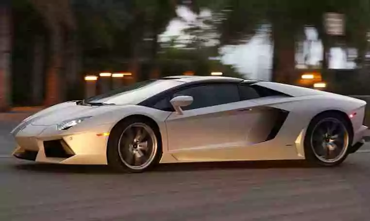 Lamborghini Roadster rental in dubai 