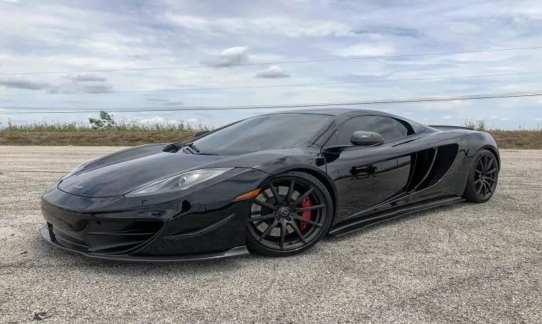 McLaren MP4 12C hire in dubai 