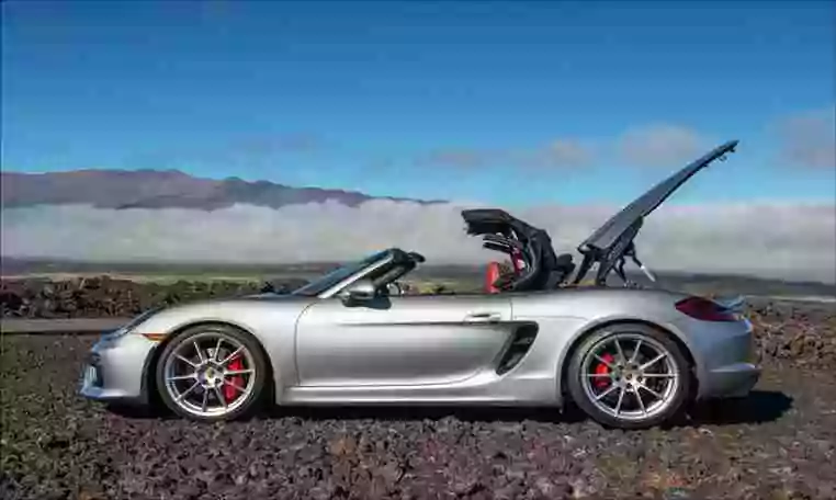 Porsche Boxster hire in dubai 