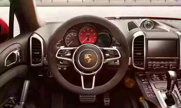 Porsche Cayenne gts ride in dubai 